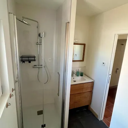 別荘 Charming House With Garden Near The Port *