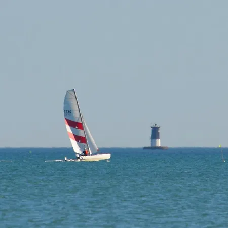 別荘 Charming House With Garden Near The Port *