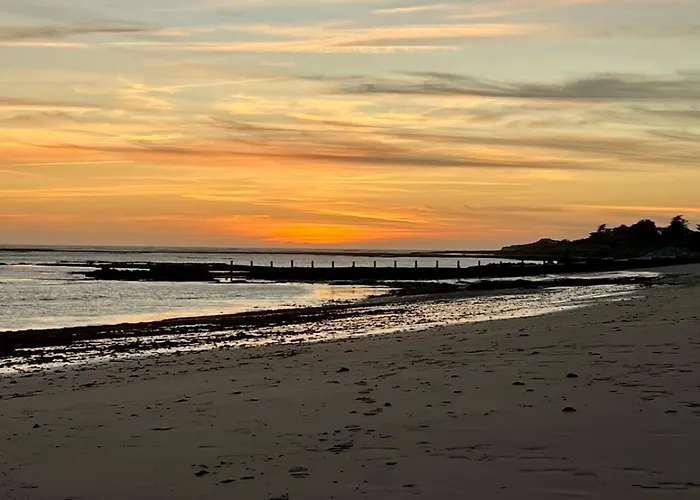 Charming House With Garden Near The Port 펜션 *