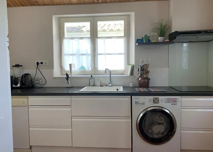 Charming House With Garden Near The Port