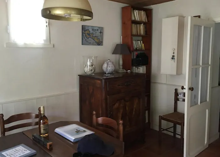 Charming House With Garden Near The Port * 아르장르