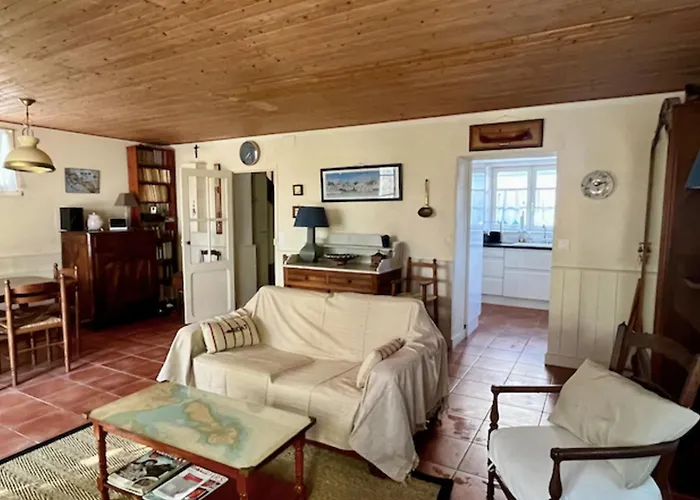 Charming House With Garden Near The Port 펜션 *